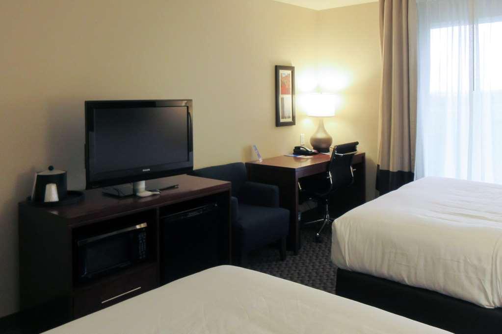 Comfort Inn & Suites Logan Near University Exterior photo