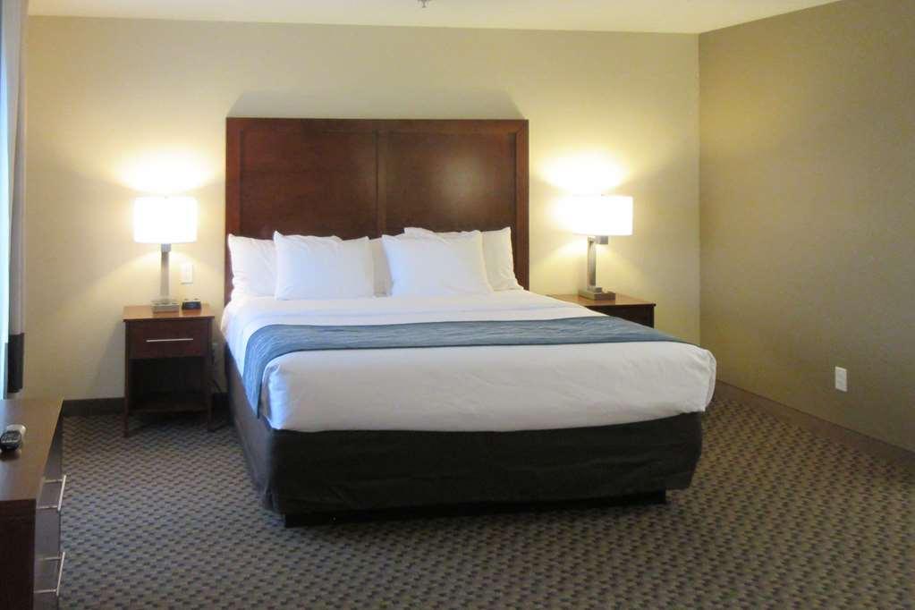 Comfort Inn & Suites Logan Near University Exterior photo