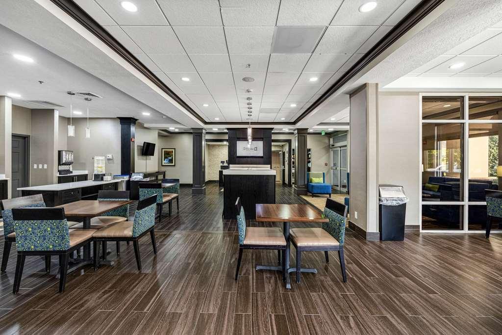 Comfort Inn & Suites Logan Near University Restaurant photo