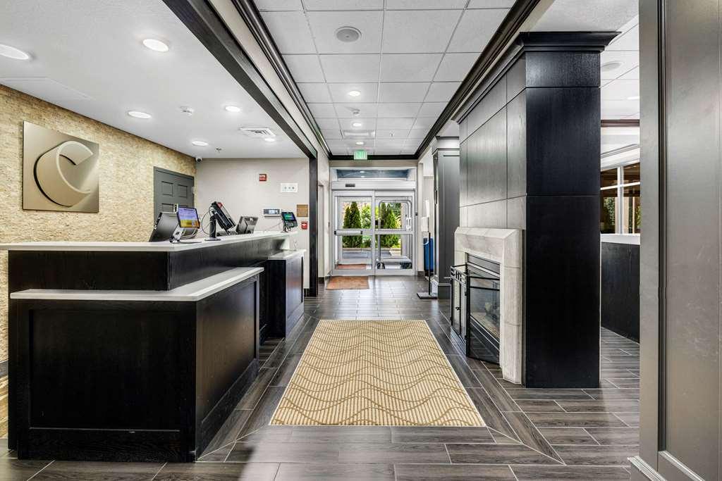 Comfort Inn & Suites Logan Near University Interior photo