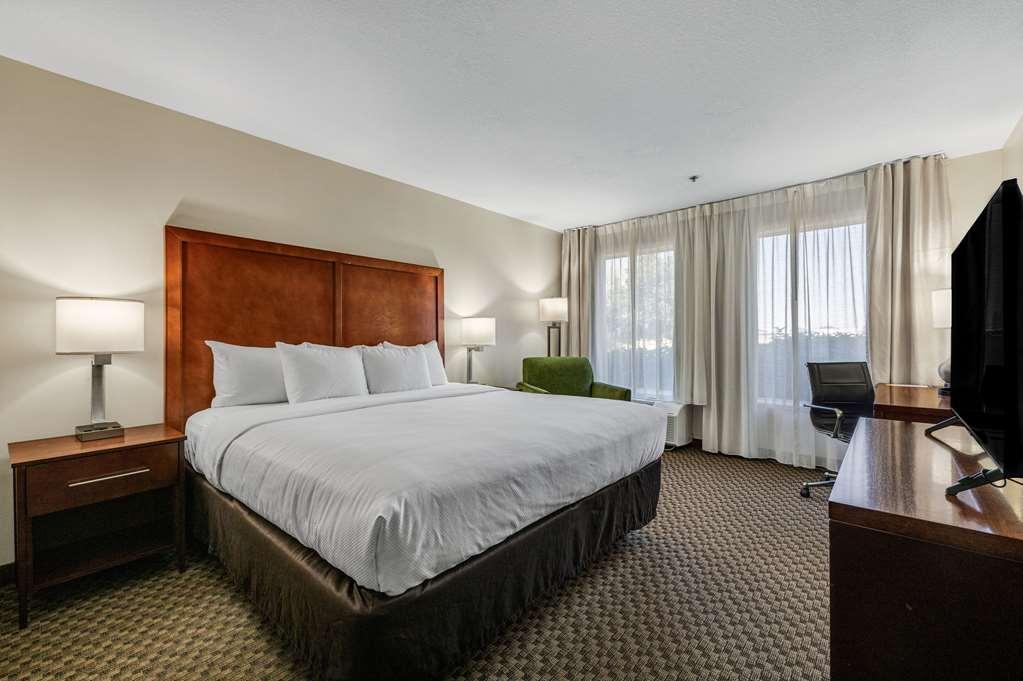 Comfort Inn & Suites Logan Near University Room photo
