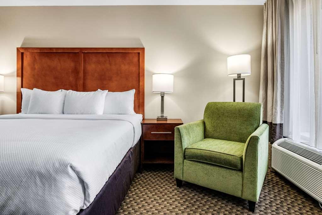 Comfort Inn & Suites Logan Near University Room photo