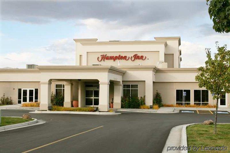 Comfort Inn & Suites Logan Near University Exterior photo