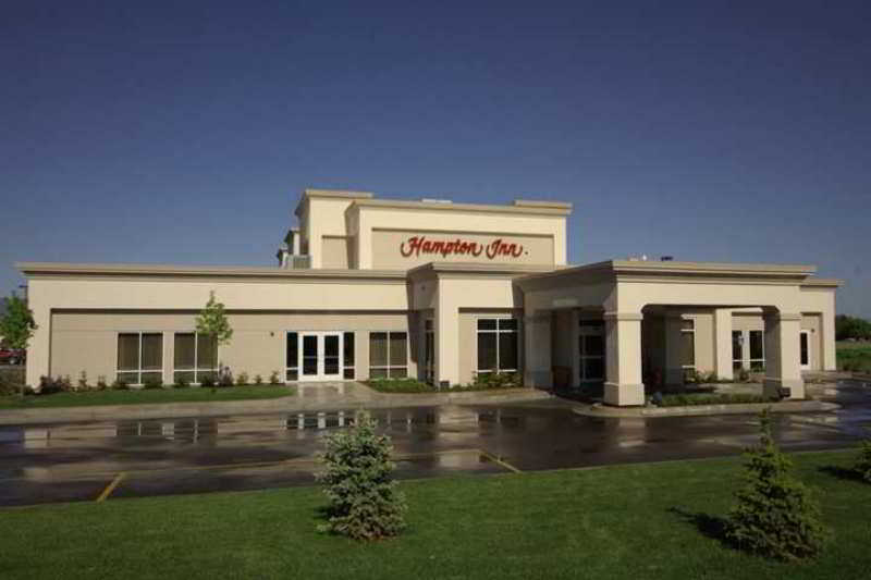 Comfort Inn & Suites Logan Near University Exterior photo